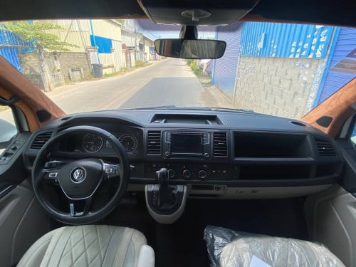 VW Caravelle 2016 ឡើងកៅអីVIPម៉ាសាហើយស្អាត