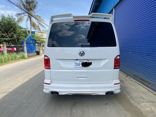 VW Caravelle 2016 ឡើងកៅអីVIPម៉ាសាហើយស្អាត