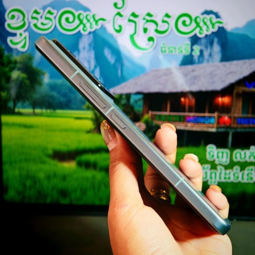 Xiaomi 15 Pro ស្អាត99% (វៃដូបាន)មានធានាច្បាស់លាស់ត្រឹមត្រូវ