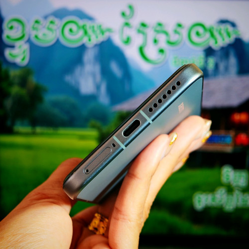 Xiaomi 15 Pro ស្អាត99% (វៃដូបាន)មានធានាច្បាស់លាស់ត្រឹមត្រូវ
