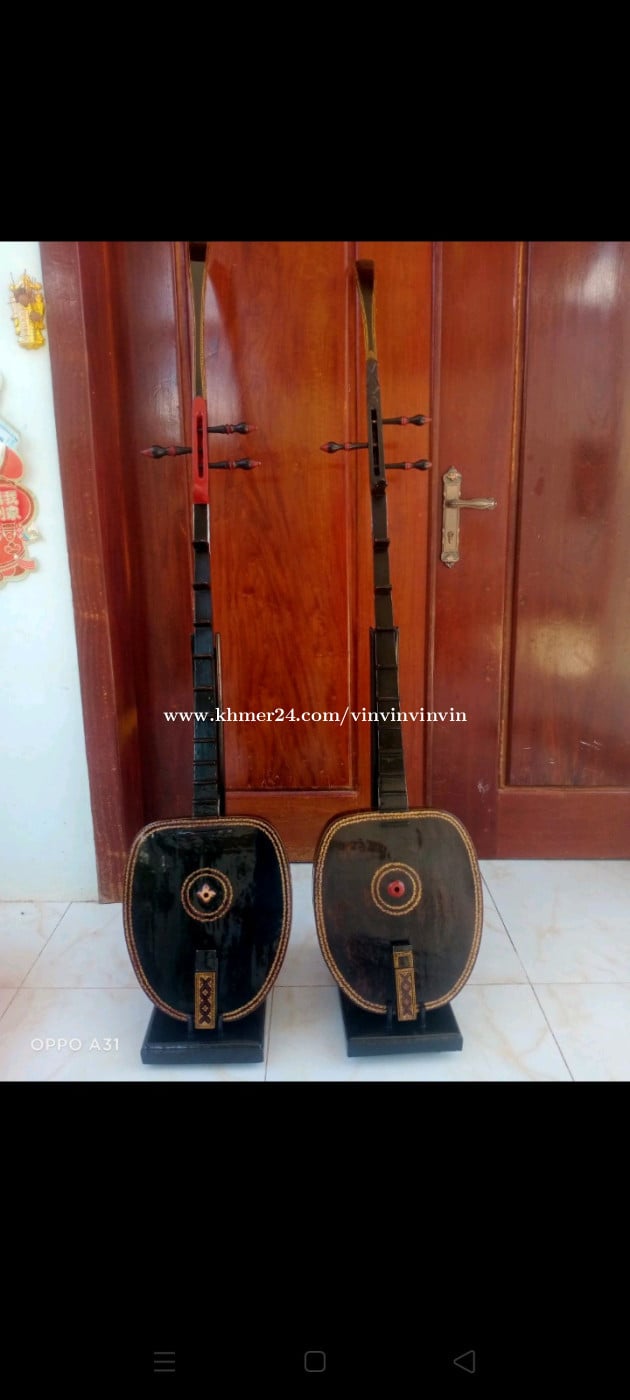 ចាប៉ីដងវែងបែបបូរាណ អាចតាំងលម្អ លក់ក្នុងតម្លៃជាពិសេស