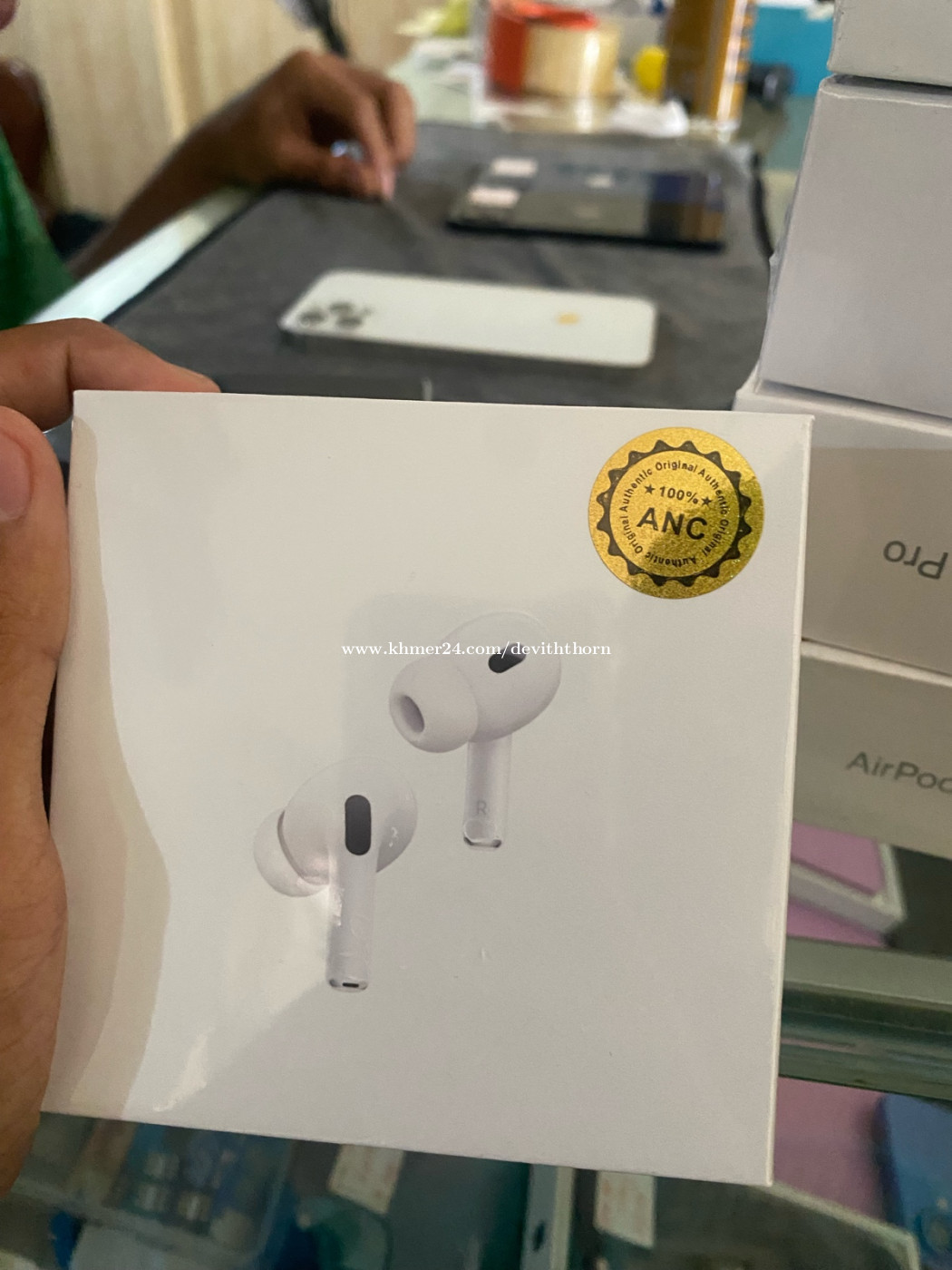 កាស់ស្ដាប់ចម្រៀង Airpods Pro2 ANC