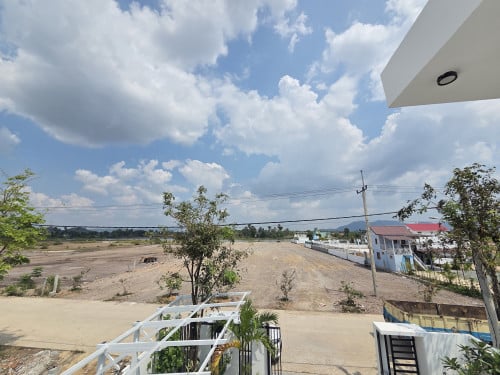 ដីលក់ជាប់គម្រោងសមុទ្រកោងកាង ខេត្តកែប