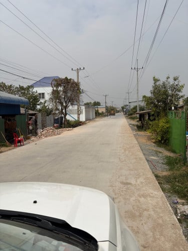 ដីលក់​ឬជួល
