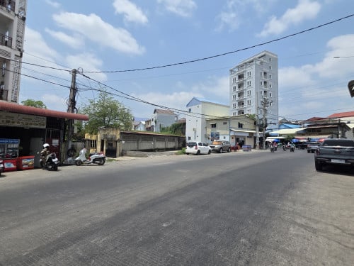 ដីសម្រាប់លក់នៅក្បែរផ្លូវ𝟓𝟗𝟖 ទួលគោក