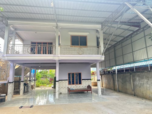 ផ្ទះជួលលក្ខណះរស់នៅគ្រួសារធំ