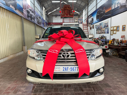 ឡាន​ស្អាត​លក់​នៅ​សៀមរាប​015