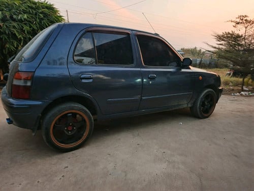 ឡានលក់ឆ្នាំ 93 ពណ៌ប្រផេះ