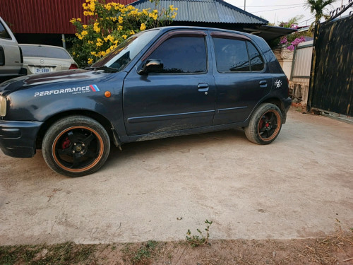 ឡានលក់ឆ្នាំ 93 ពណ៌ប្រផេះ