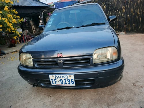 ឡានលក់ឆ្នាំ 93 ពណ៌ប្រផេះ