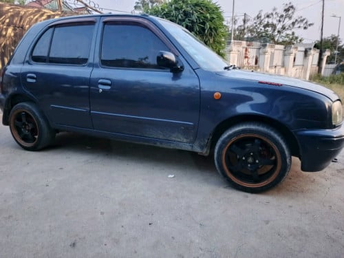 ឡានលក់ឆ្នាំ 93 ពណ៌ប្រផេះ