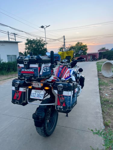 លក់ BMW GS1200R 2013 (ពន្ធពេញឆ្នាំ)