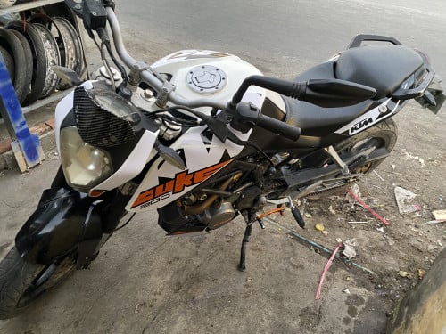 លក់Duke014ម៉ូតូម៉ាស៊ីនស្អាតអត់លាន់អត់ហ៊ុយ (ខូចកុងទ័រ)