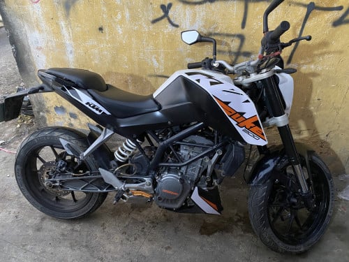 លក់Duke014ម៉ូតូម៉ាស៊ីនស្អាតអត់លាន់អត់ហ៊ុយ (ខូចកុងទ័រ)