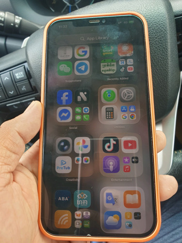 ចង់លក់iPhone 12promax 333$