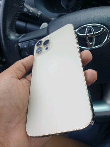 ចង់លក់iPhone 12promax 333$