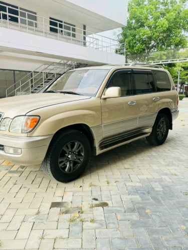 លក់ Lexus LX470 ឆ្នាំ02 សាំងហ្គាសប្រភេទឡានស្អាតអត់បុកអត់ប៉ះម៉ាស៊ីនប្រអប់លេខបងឡើងចុះដំណើរការល្អ