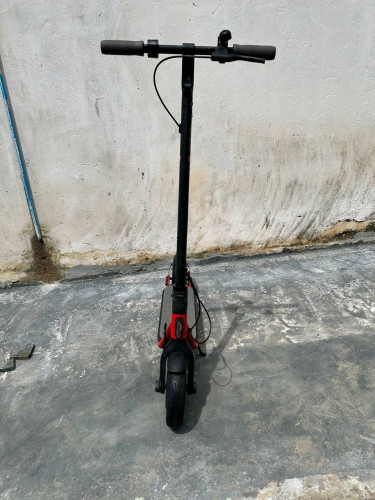 ស្គូធឺមួយទឹករបស់អាមេរិច ninebot