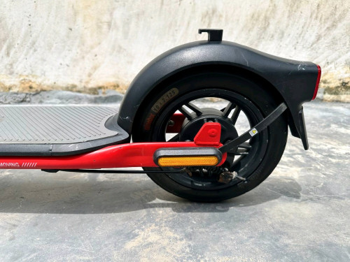ស្គូធឺមួយទឹករបស់អាមេរិច ninebot