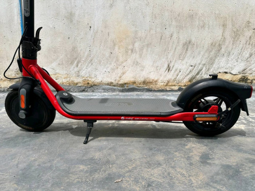 ស្គូធឺមួយទឹករបស់អាមេរិច ninebot