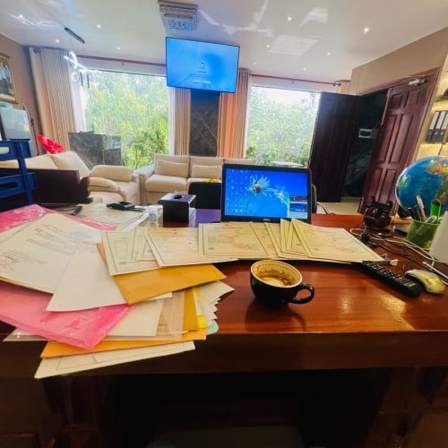 ហាងនិងការិយាល័យលក់ឬជួល,Shops and offices for sale, 待售或出租的商店和辦公室or rent