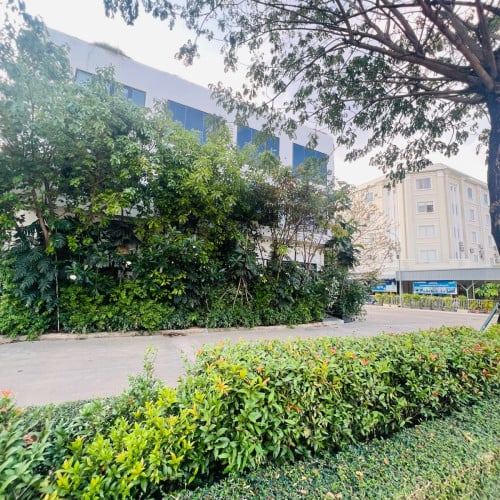 ហាងនិងការិយាល័យលក់ឬជួល,Shops and offices for sale, 待售或出租的商店和辦公室or rent