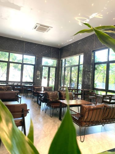 ហាងនិងការិយាល័យលក់ឬជួល,Shops and offices for sale, 待售或出租的商店和辦公室or rent
