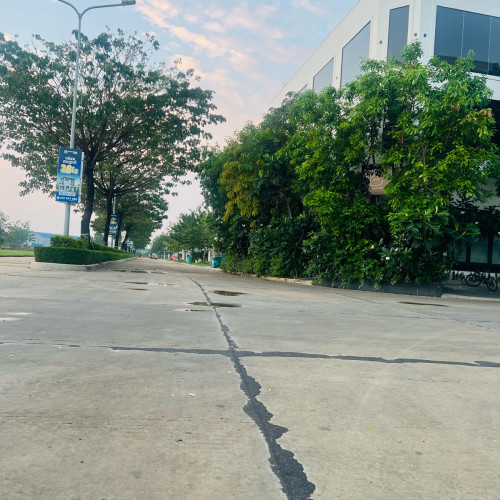 ហាងនិងការិយាល័យលក់ឬជួល,Shops and offices for sale, 待售或出租的商店和辦公室or rent