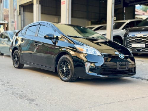 🚘 បង់រំលស់​១០០%ពុំចាំបាច់មានប្រាក់ចូលរួម​💰ការប្រាក់​0.65% 👉2012 Toyota Prius​ option 3