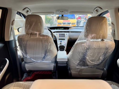 🚘 បង់រំលស់​១០០%ពុំចាំបាច់មានប្រាក់ចូលរួម​💰ការប្រាក់​0.65% 👉2012 Toyota Prius​ option 3