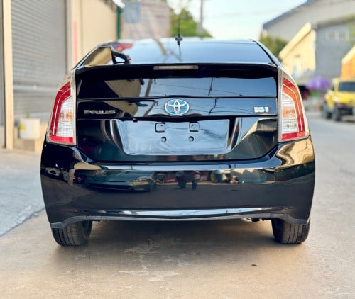 🚘 បង់រំលស់​១០០%ពុំចាំបាច់មានប្រាក់ចូលរួម​💰ការប្រាក់​0.65% 👉2012 Toyota Prius​ option 3