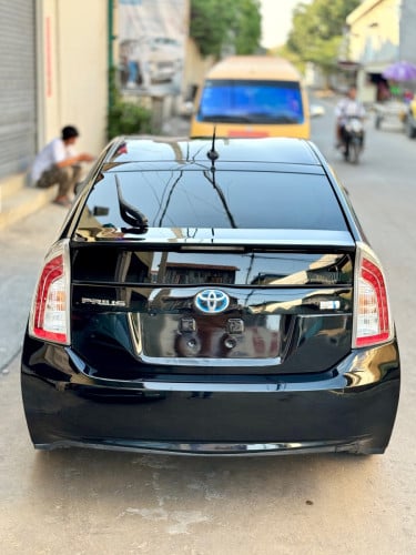 🚘 បង់រំលស់​១០០%ពុំចាំបាច់មានប្រាក់ចូលរួម​💰ការប្រាក់​0.65% 👉2012 Toyota Prius​ option 3