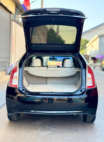 🚘 បង់រំលស់​១០០%ពុំចាំបាច់មានប្រាក់ចូលរួម​💰ការប្រាក់​0.65% 👉2012 Toyota Prius​ option 3