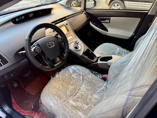 🚘 បង់រំលស់​១០០%ពុំចាំបាច់មានប្រាក់ចូលរួម​💰ការប្រាក់​0.65% 👉2012 Toyota Prius​ option 3