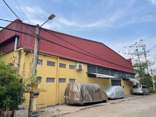 ឃ្លាំងសំរាប់ជួលនៅទួលគោក | Warehouse for Rent at Khan Toul Kork