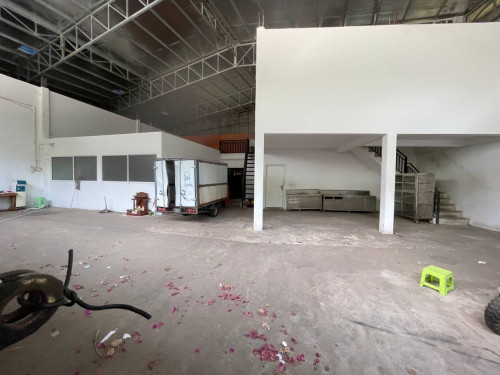 ឃ្លាំងសំរាប់ជួលនៅទួលគោក | Warehouse for Rent at Khan Toul Kork