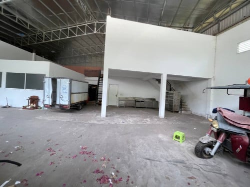 ឃ្លាំងសំរាប់ជួលនៅទួលគោក | Warehouse for Rent at Khan Toul Kork