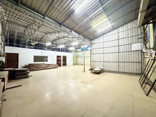 ឃ្លាំងសំរាប់ជួលនៅជិតផ្សារបឹងត្របែក / Warehouse for Rent nearly Beong Trabaek Plaza
