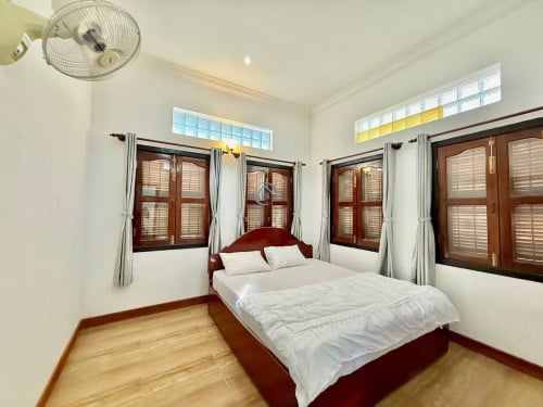 2 Bedrooms Townhouse For Rent