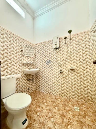 2 Bedrooms Townhouse For Rent