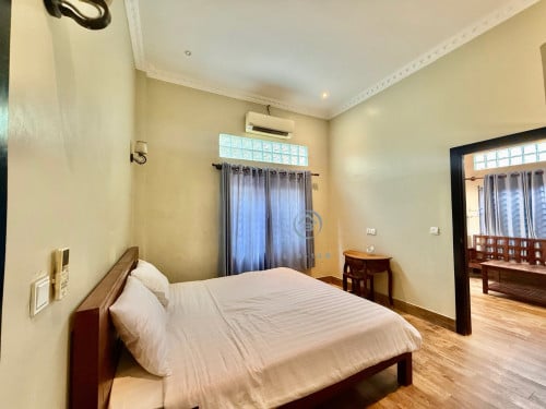 2 Bedrooms Villa For Rent