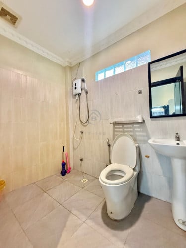2 Bedrooms Villa For Rent