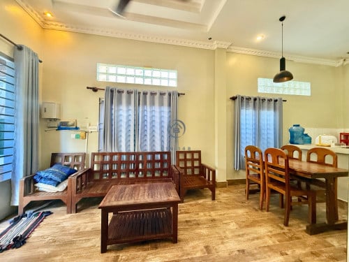 2 Bedrooms Villa For Rent