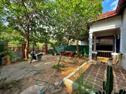 2 Bedrooms Villa For Rent