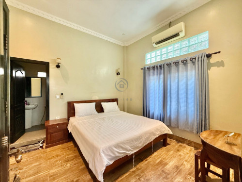 2 Bedrooms Villa For Rent