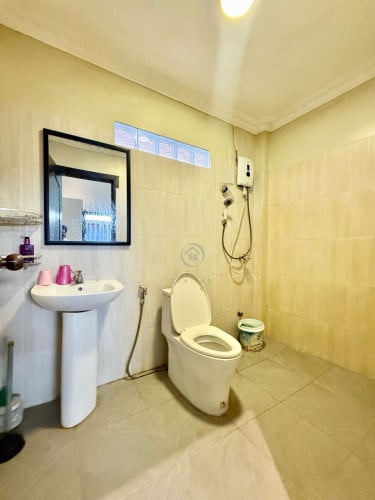 2 Bedrooms Villa For Rent