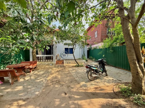 2 Bedrooms Villa For Rent