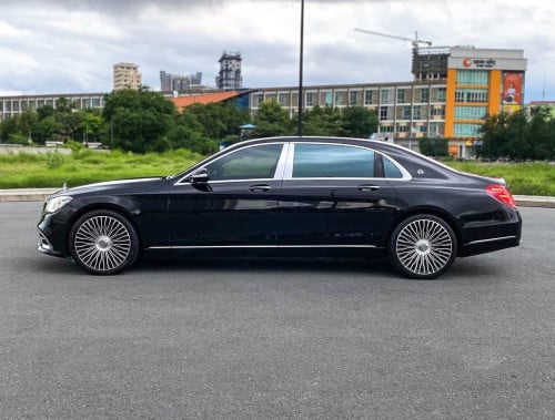 2015 Mercedes-Maybach S400 Luxury Sedan