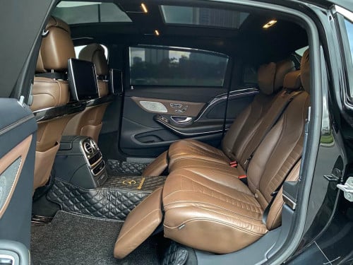 2015 Mercedes-Maybach S400 Luxury Sedan