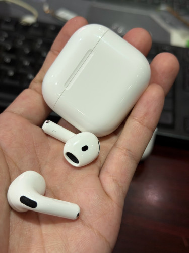 AirPod 4 ANC 99.99% Like New